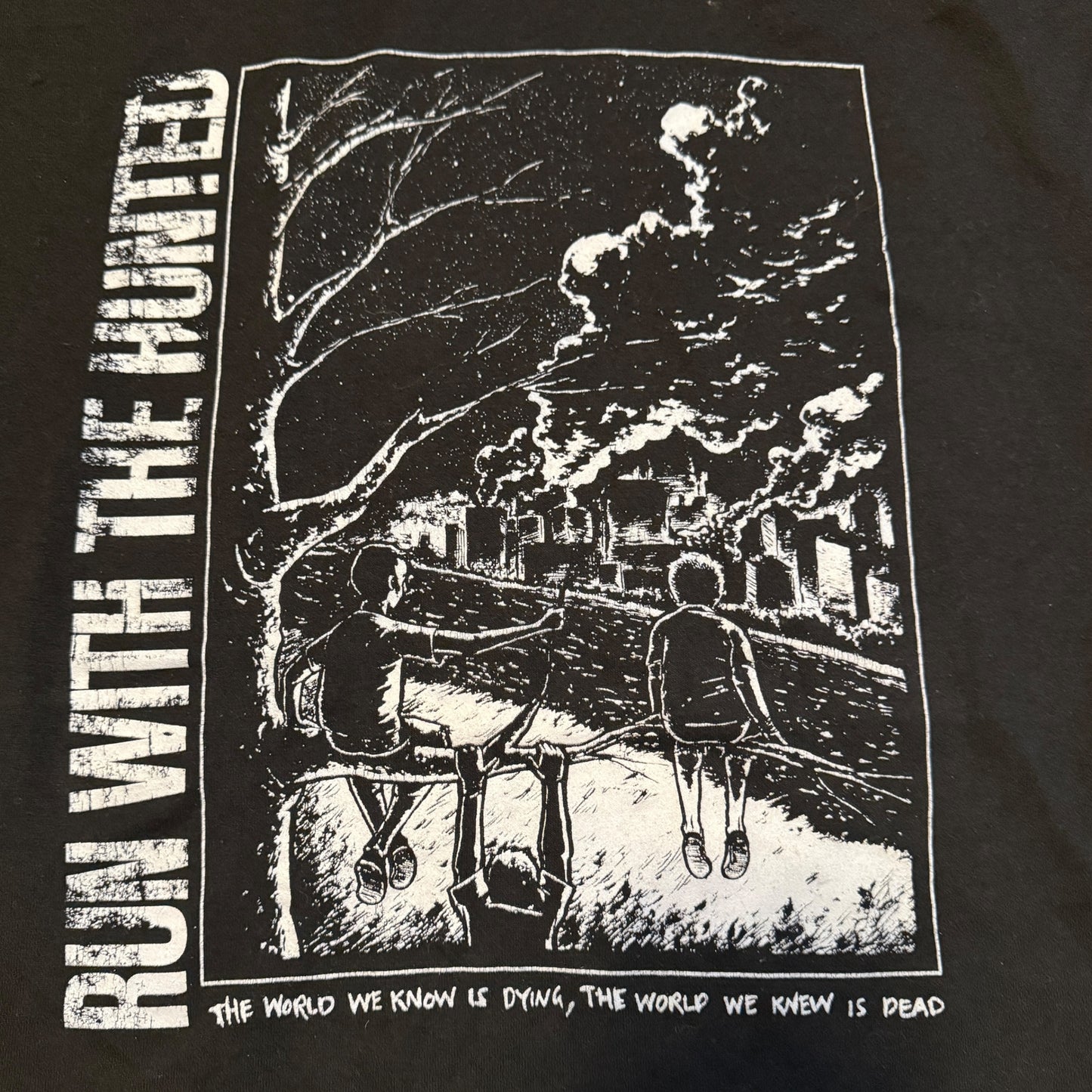 Run With The Hunted Band Of Course It's Dark T-Shirt Size M Deaf Club