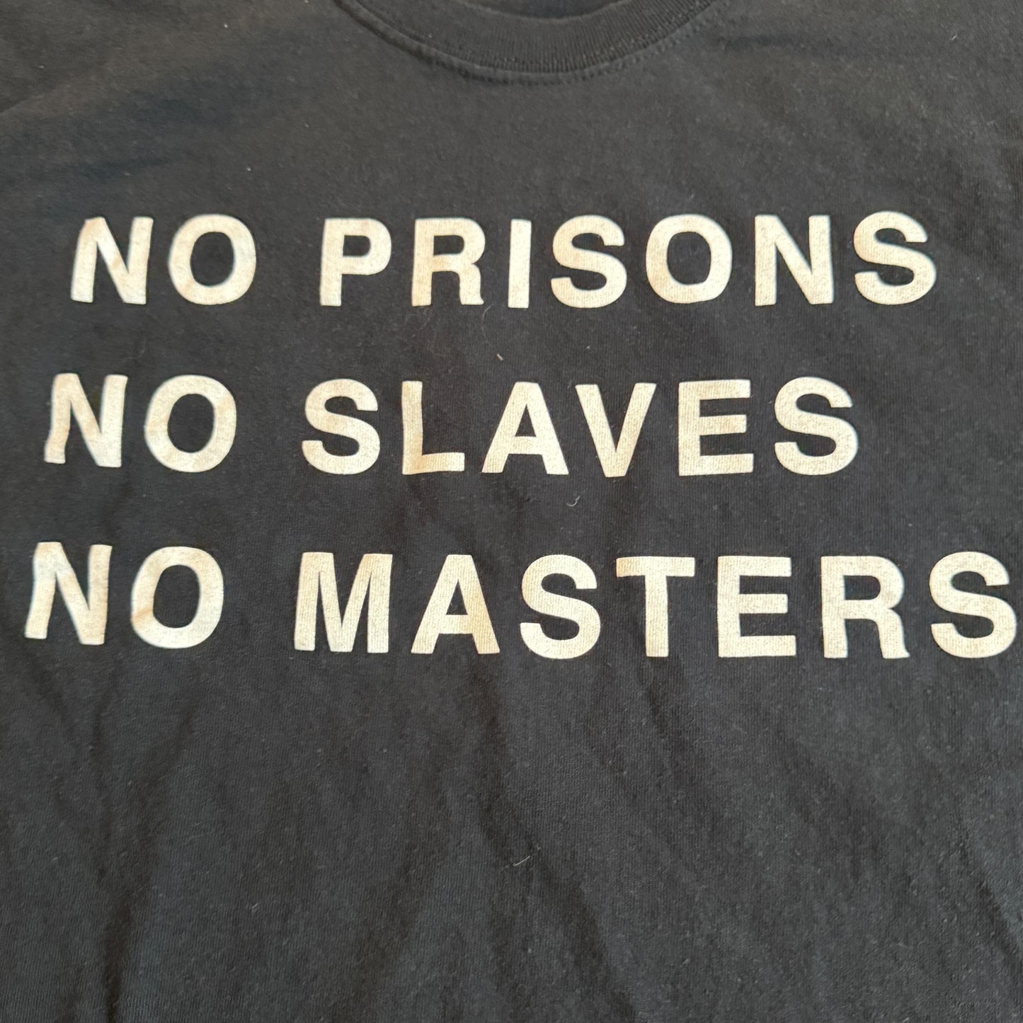 Divide and Dissolve Band No Prisoners, No Slaves, No Masters T-Shirt Size XL Doom