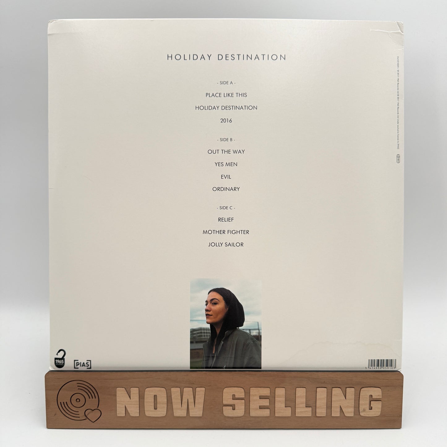 Nadine Shah - Holiday Destination Vinyl LP [SLEEVE DAMAGE]