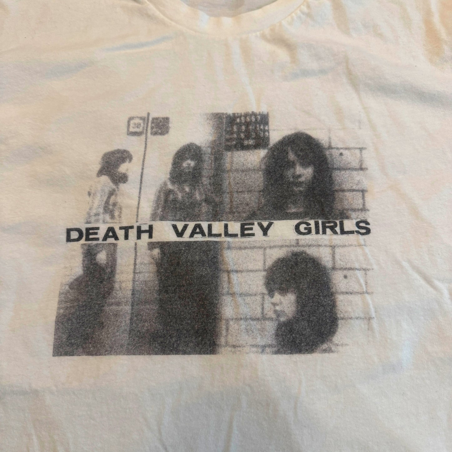 Death Valley Girls Band Mugshot White T-Shirt Size L Fits Like a Medium Slim Fit
