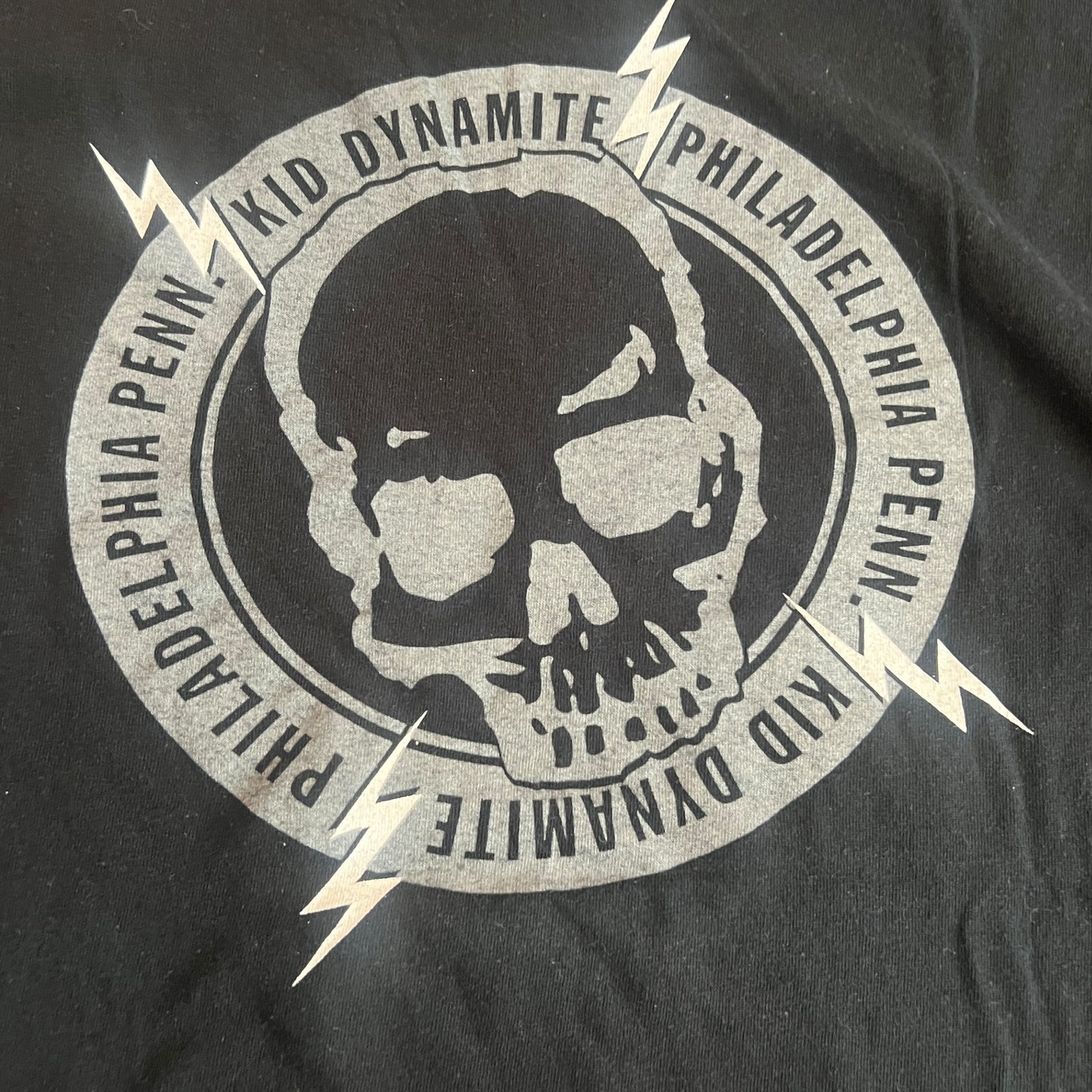 Kid Dynamite Band Skull Lightning Bolts T-Shirt Size L