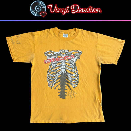 Big D And The Kids Table Band Ribcage Yellow Vintage T-Shirt Size M SIGNED